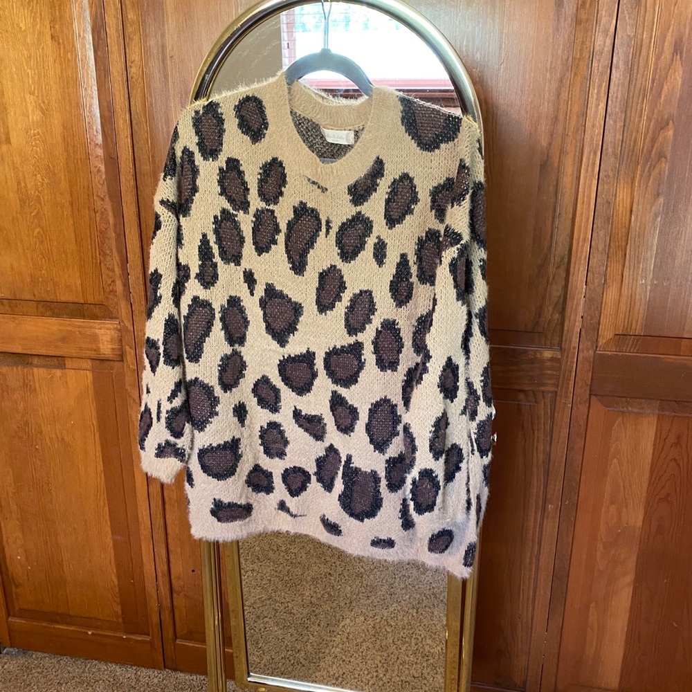 Altr’d state cute leopard sweater.